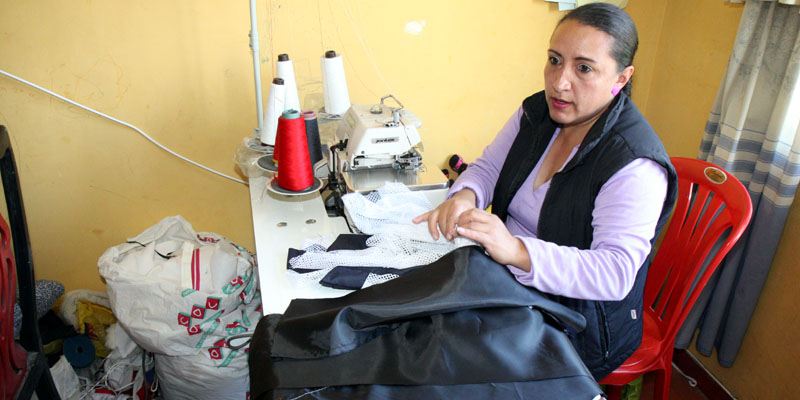 Capacitación en asociatividad y emprendimiento



















































