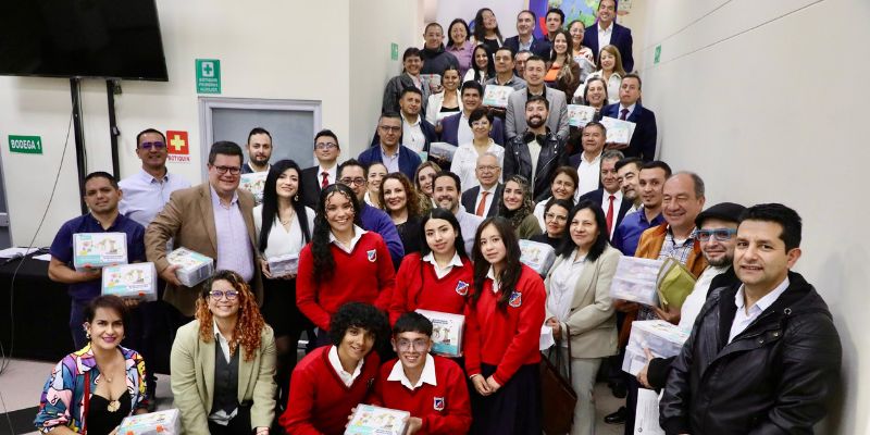 Semilleros con chips: colegios de Cundinamarca reciben kits de robótica para cultivar ciencia y tecnología
