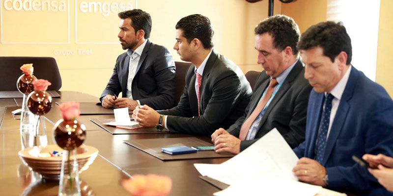 $3.300 millones llevarán energía eléctrica a zonas apartadas de Cundinamarca
















































