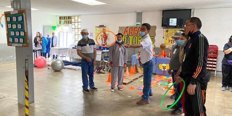 Se cumplió feria de servicios del Centro Femenino Especial
