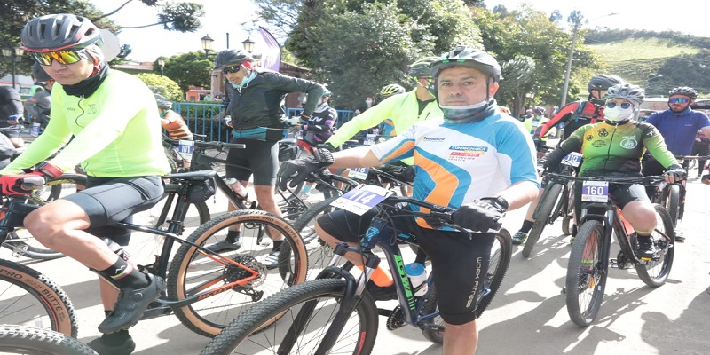 Competencia de ciclismo de la Copa Gobernación 2021 se tomó las vías de Subachoque





