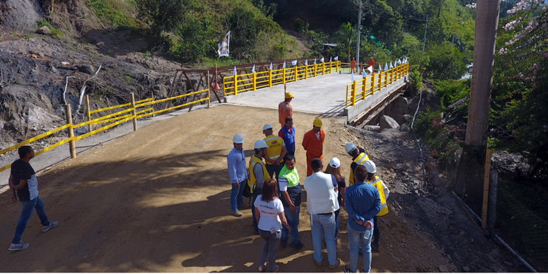 En tiempo récord construido y habilitado puente en Murca, La Palma