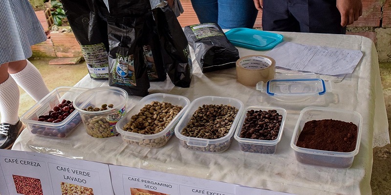 ‘Escuela y Café’ abre las puertas a la formación de jóvenes para promover el desarrollo rural