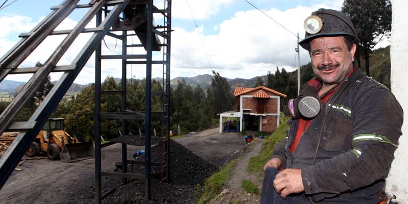 Mineros y expertos cundinamarqueses analizan reglamento de seguridad 


