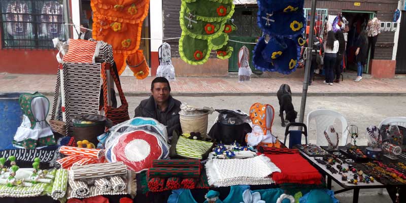 Primera Feria artesanal gastronómica en El Rosal
