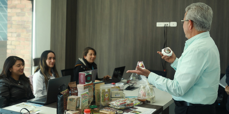 Ocho empresarios cundinamarqueses se capacitarán en alimentos funcionales en Granada (España)


 





