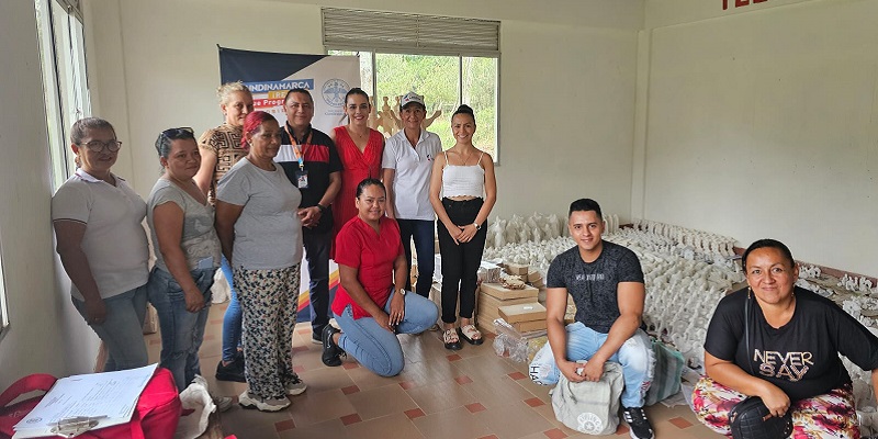 Gobierno cundinamarqués entrega proyectos productivos a población Víctima del Conflicto Armado
