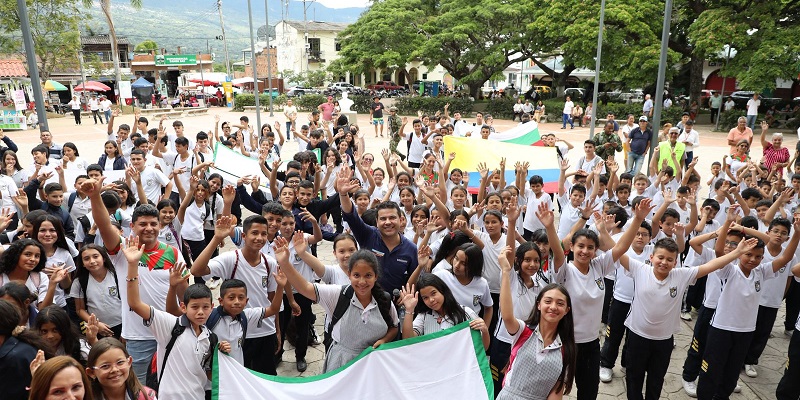 Gobernador Nicolás García hizo entrega de las redes de gasificación para la zona rural de Pandi