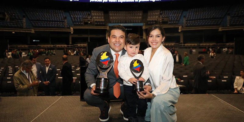 Nicolas García Bustos, mejor gobernador del país periodo 2020 - 2023