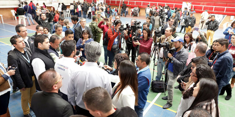 "Empleo sí hay.  Más de tres mil vacantes en Funza a través del SENA
































