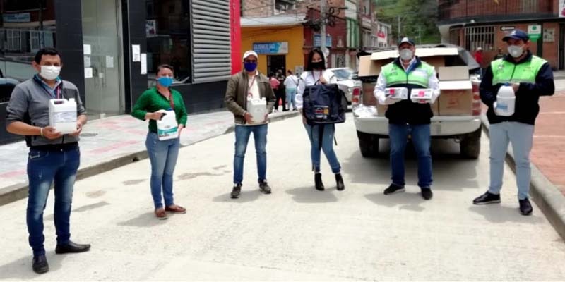 Kits de desinfección a los cuerpos operativos y alcaldías del departamento entregó Gestión del Riesgo de Cundinamarca




