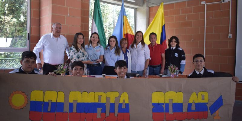 Cundinamarca instala 58 paneles solares en colegios rurales de Silvania