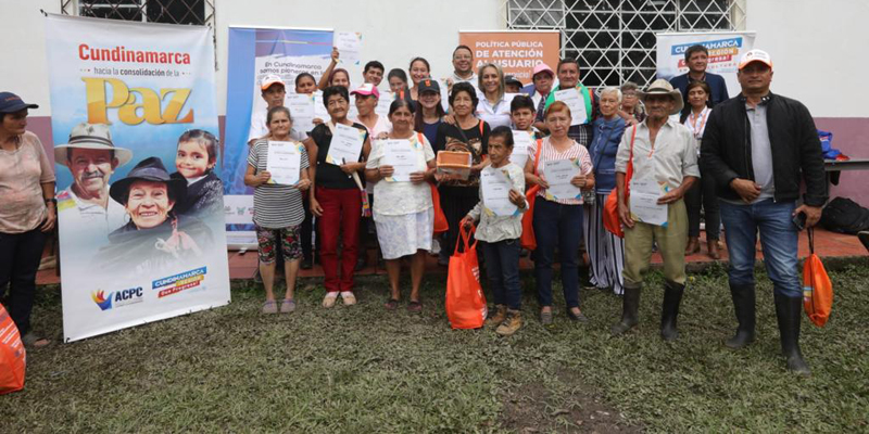 La Gobernación de Cundinamarca presentó su oferta institucional en la Vereda Pajitas del municipio de Bituima 


