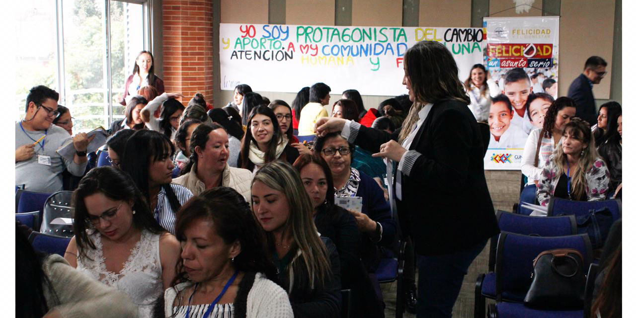 Líderes del sector salud se forman en psicología positiva con enfoque de felicidad
























