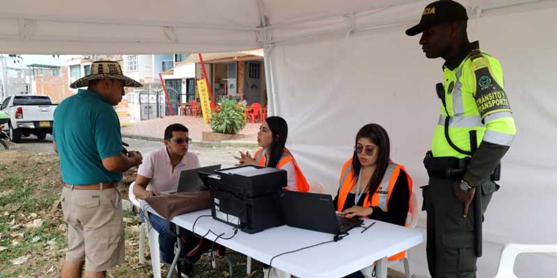 Puestos de control en vías cundinamarquesas por evasión de impuestos de vehículos