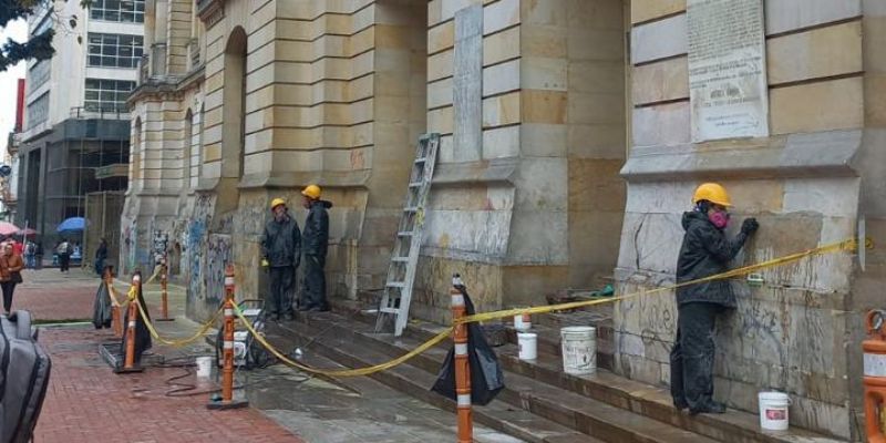 Culmina limpieza de fachada del Palacio San Francisco, edificio icónico de Cundinamarca en Bogotá