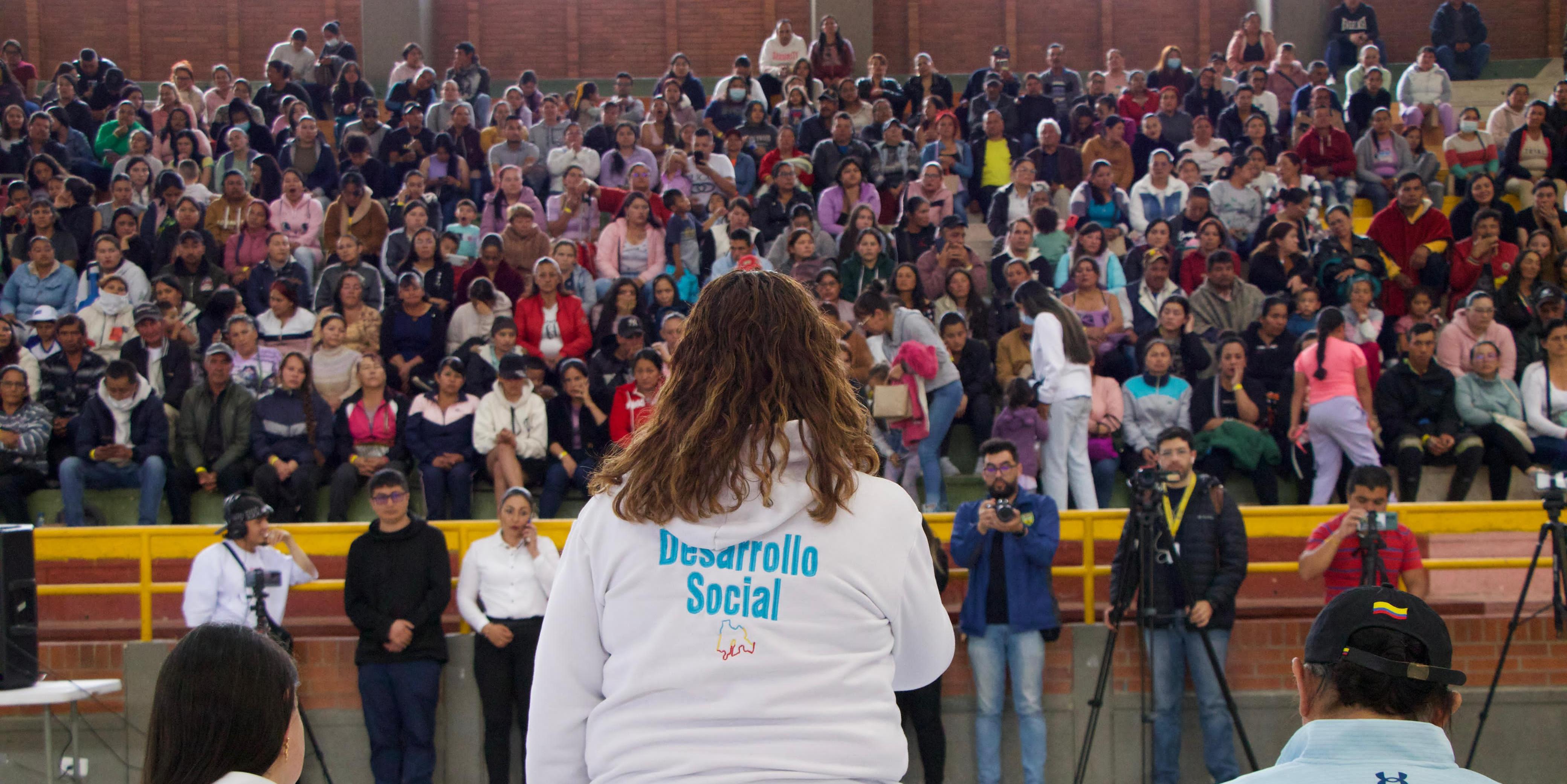 Continúa la entrega de kits de apoyo a familias vulnerables en Cundinamarca
