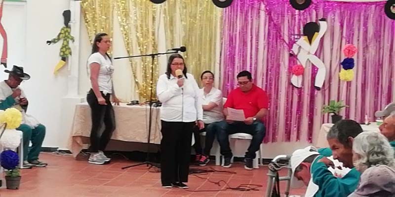 Más de 100 adultos mayores mostraron sus talentos artísticos en Fusagasugá 


































