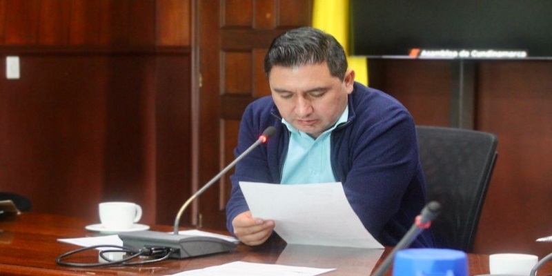 Control político al gerente general de la "Rap-e"


















