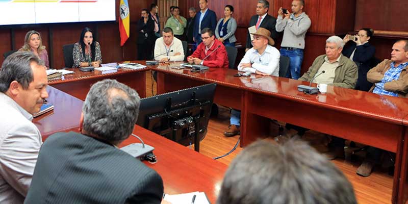 Garantizado el transporte escolar de más de 52 mil estudiantes




























