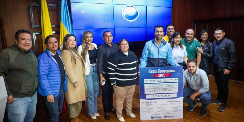Gobernador Jorge Rey firma convenios con 11 municipios para la realización de eventos provinciales del adulto mayor