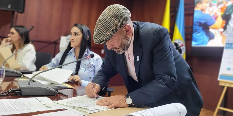 Conservar sí paga: Cundinamarca invertirá más de $1.700 millones para proteger el agua en siete municipios