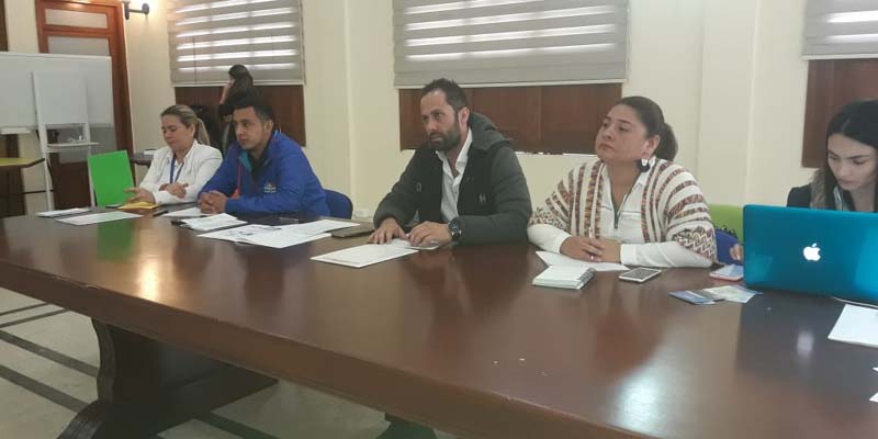 $2.000 millones les permitirán  a emprendedores y empresarios avanzar en sus negocios



























