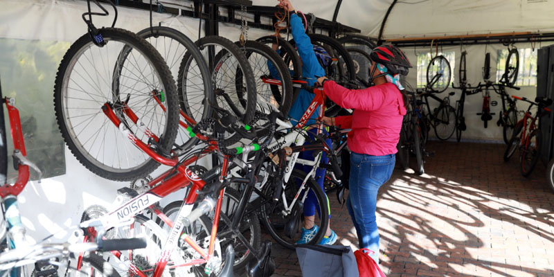Bicicleta no solamente para el Día sin carro