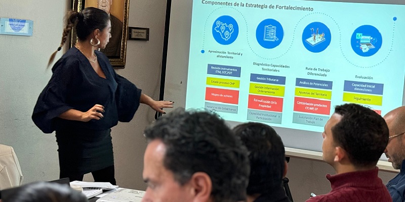 La Agencia Catastral de Cundinamarca lanza estrategia de fortalecimiento territorial en Manta

