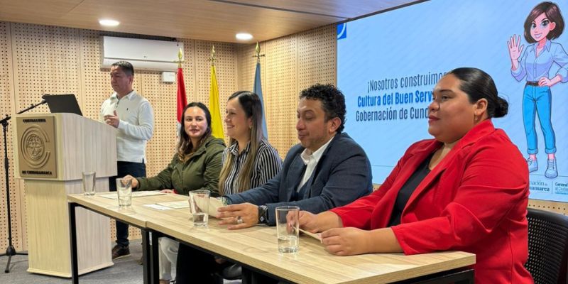 Gobernación de Cundinamarca forma a 258 servidores en atención con enfoque humano