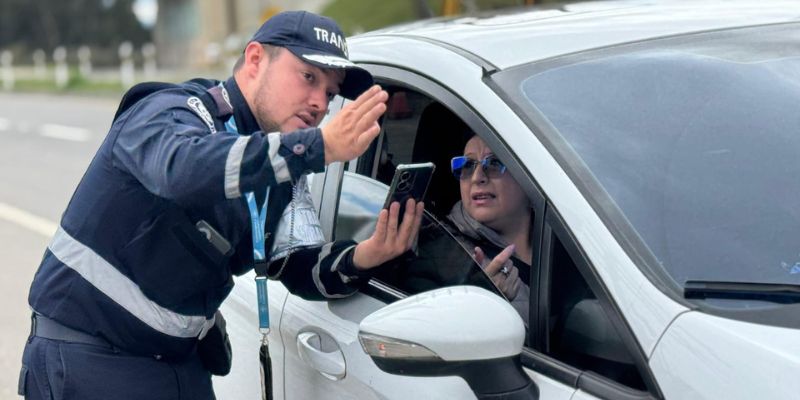 “Inicia la semana de receso y esperamos la movilización de 2,5 millones de vehículos por las vías de Cundinamarca, acompañados por 400 policías de tránsito y transporte y 800 soldados del Ejército Nacional”: Jorge Rey

