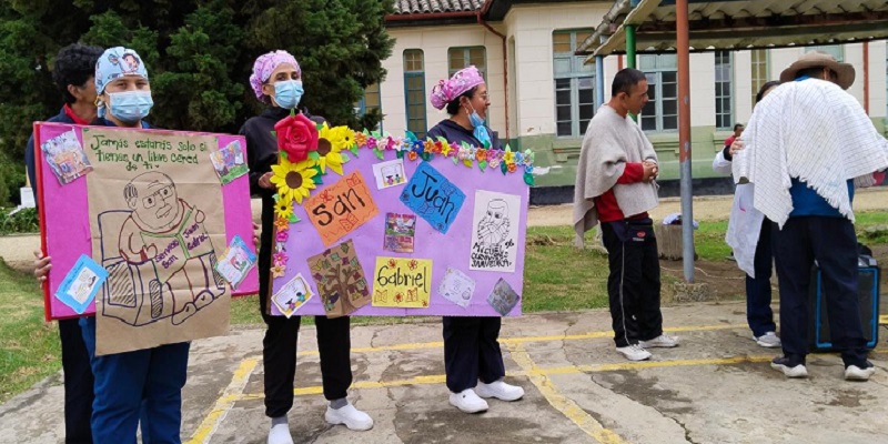 Usuarios del Centro Masculino Especial La Colonia demostraron sus dotes artísticas