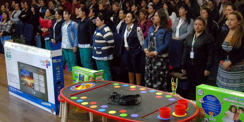 Dotación y kits para los hogares comunitarios de Soacha




