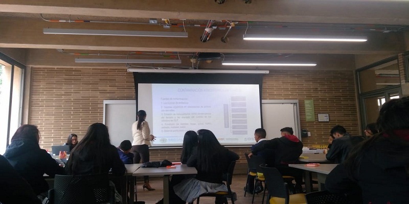 Estudiantes del colegio Julio César Turbay en Soacha, nuevos gestores ambientales 

























