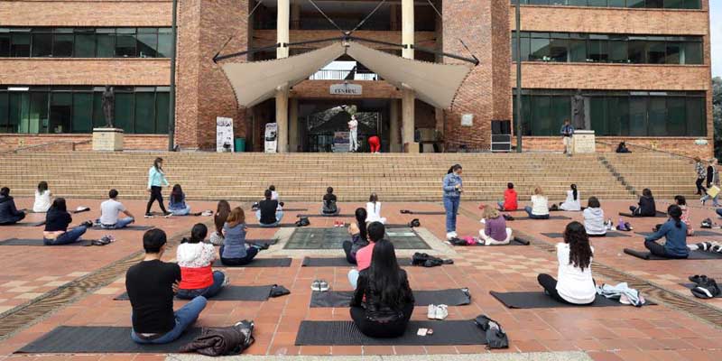 Club de la Felicidad de la Gobernación de Cundinamarca inició actividades del año con ‘YogaGober 2022’



