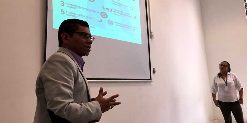 Sigue convocatoria a las mujeres emprendedoras




























