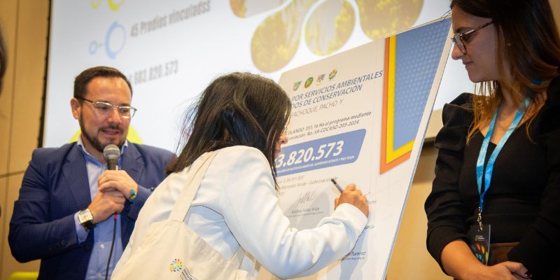Gobernador de Cundinamarca anunció convenios por $5.890 millones para reforestar entornos degradados
