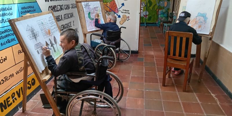 Arte, juego y movimiento: actividades que fortalecen la salud emocional en hogares de la Beneficencia