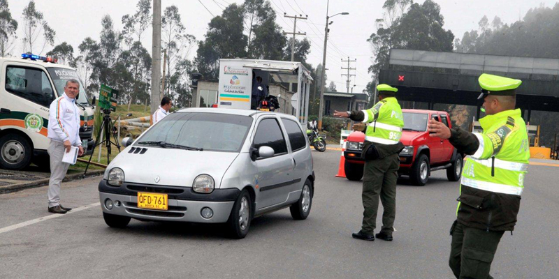 Este puente festivo autoridades de movilidad de Cundinamarca lo acompañan en la vía









