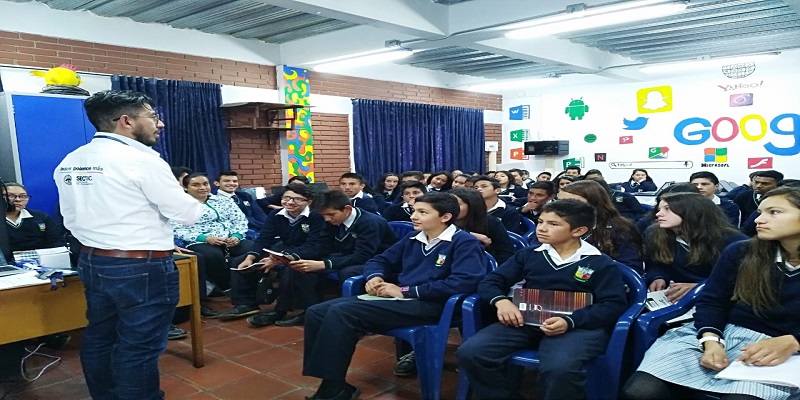Más de 500 estudiantes de Cogua, ya conocen los peligros de las redes sociales y la Internet