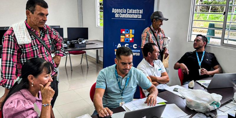 La Agencia Catastral de Cundinamarca fortalece su presencia en la provincia del Rionegro con jornadas de atención en La Palma y Yacopí